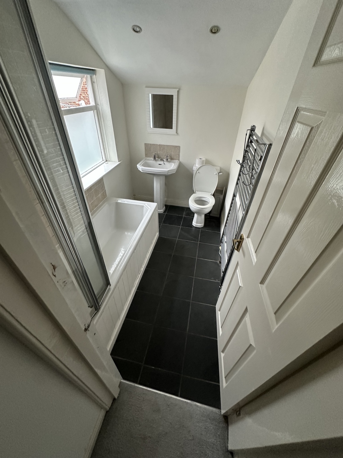 Bathroom before refurbishment